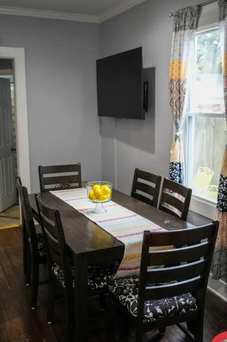 Вилла Historic Coastal Haven- Pet Friendly Fast Wi-Fi Норфолк Экстерьер фото